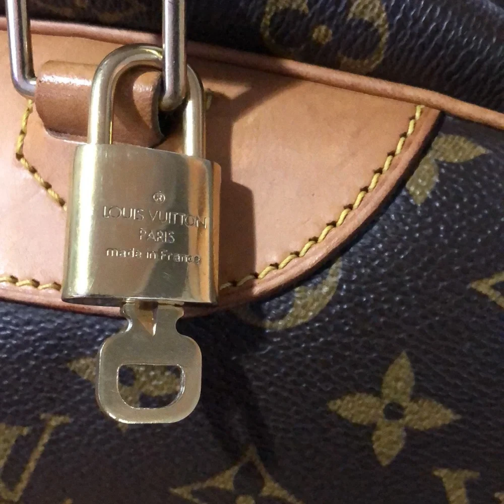 Louis Vuitton Deuville - Picture 5 of 17